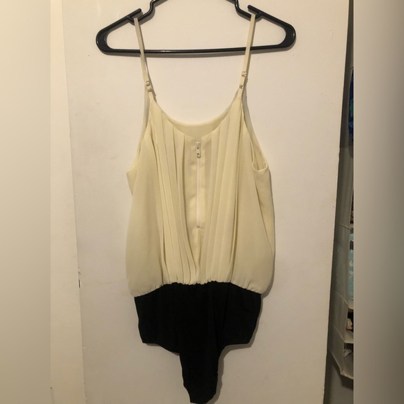 3 for $25 sz38 cream/black bodysuit - Picture 2 of 5
